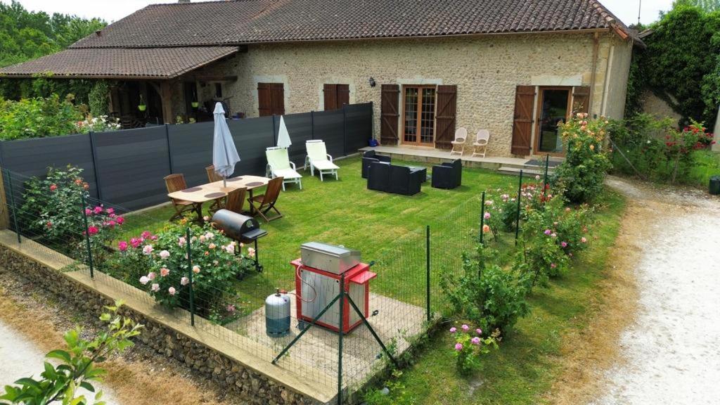 Chez Lucia a 15min de Perigueux à 6km autoroute A89 Eglise-Neuve-de-Vergt Exterior foto