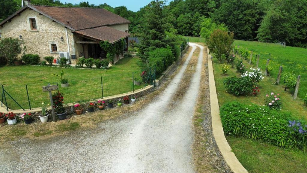 Chez Lucia a 15min de Perigueux à 6km autoroute A89 Eglise-Neuve-de-Vergt Exterior foto