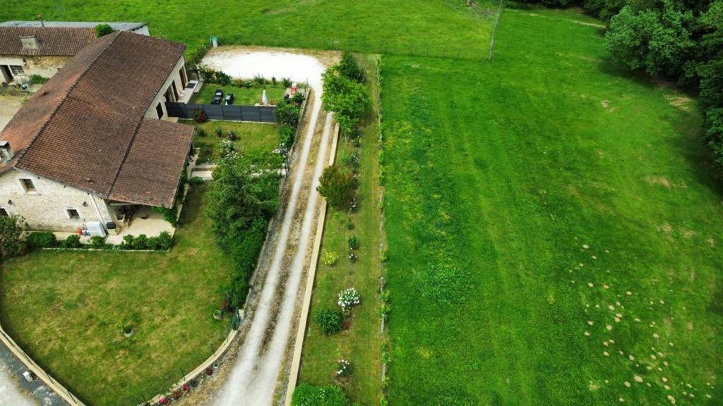 Chez Lucia a 15min de Perigueux à 6km autoroute A89 Eglise-Neuve-de-Vergt Exterior foto